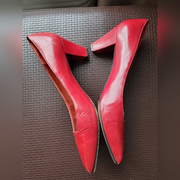 Vintage Yves Saint Laurent Burgundy Short Heels Size 7.5 Leather Sole Made Paris - Picture 4 of 11